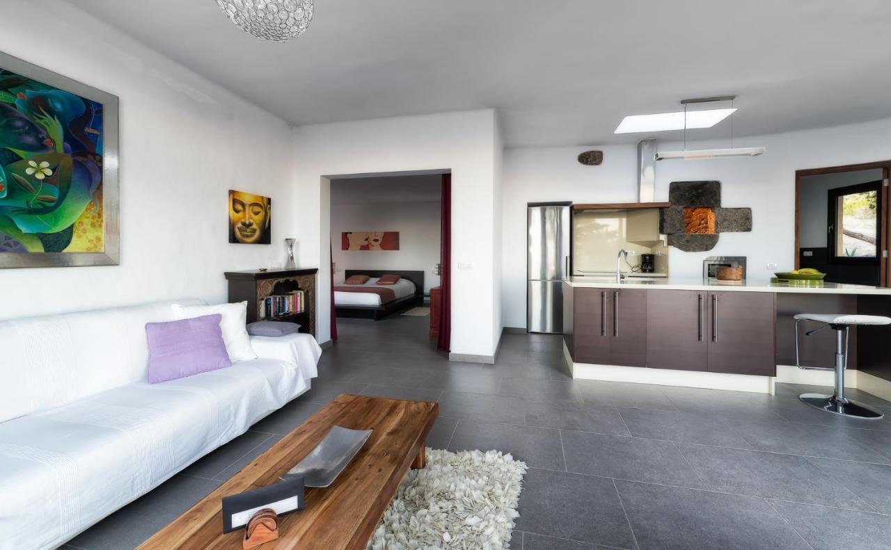 Casa Frangipani Tias